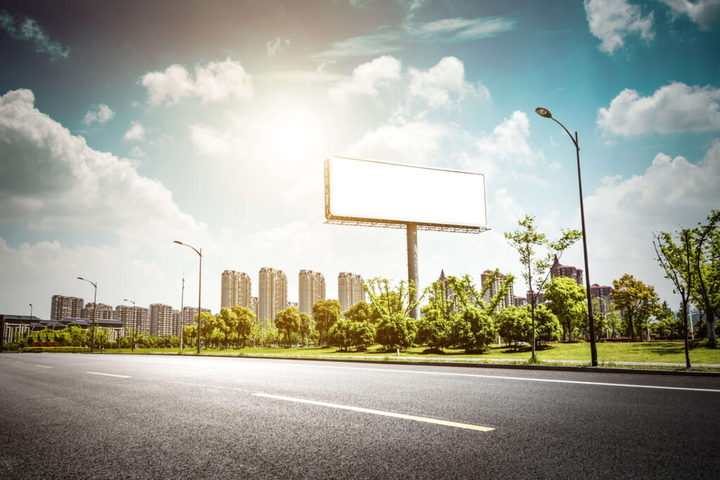 Como escolher o formato ideal de OOH para sua campanha publicitária